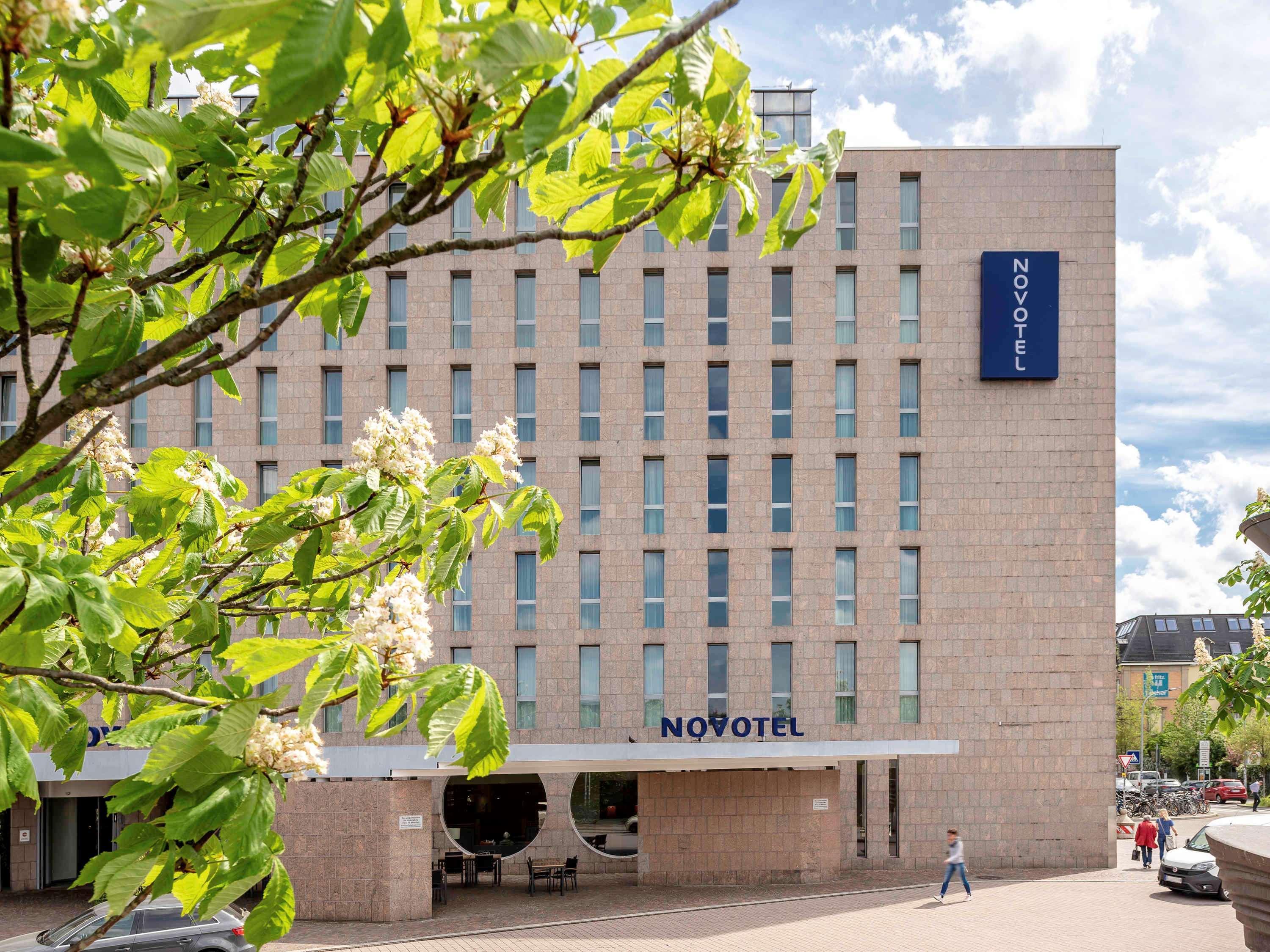 Novotel Freiburg Am Konzerthaus Esterno foto