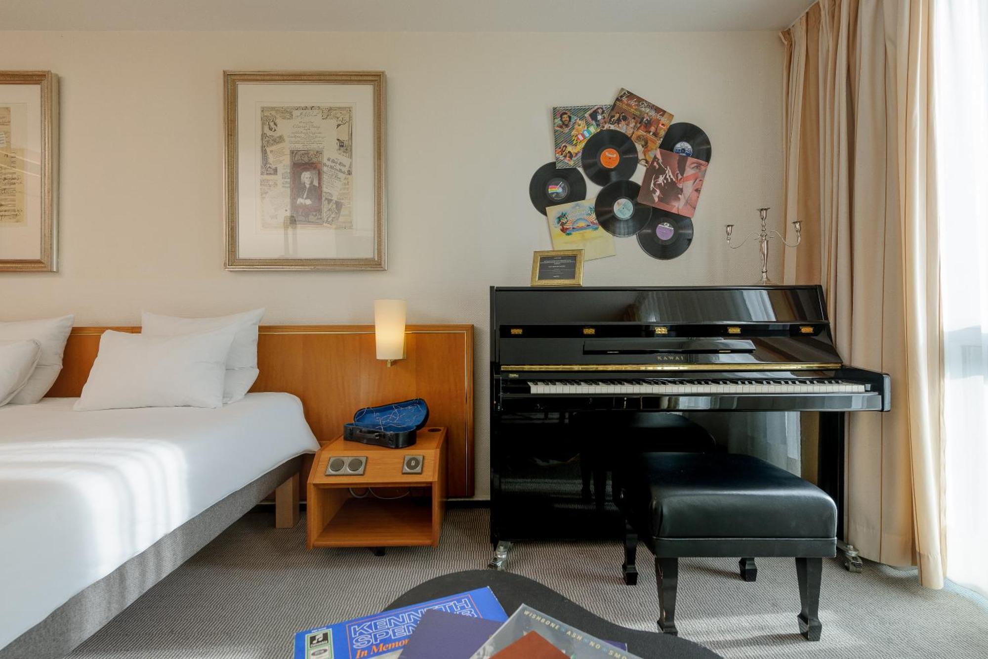 Novotel Freiburg Am Konzerthaus Esterno foto