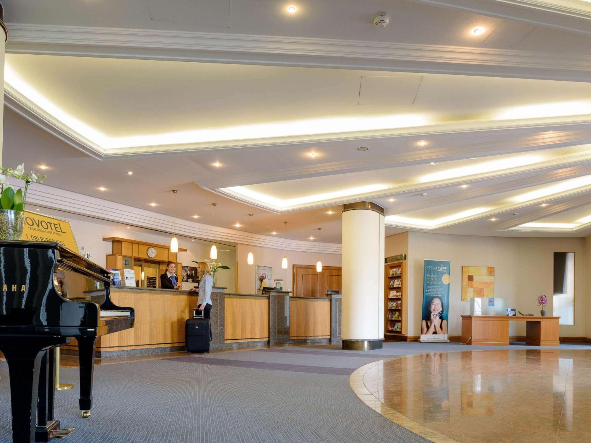Novotel Freiburg Am Konzerthaus Esterno foto