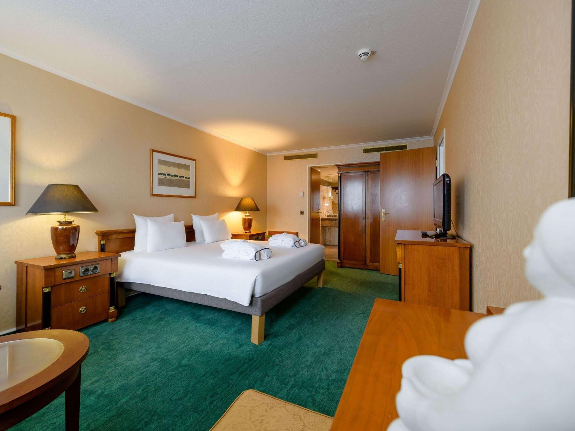 Novotel Freiburg Am Konzerthaus Esterno foto