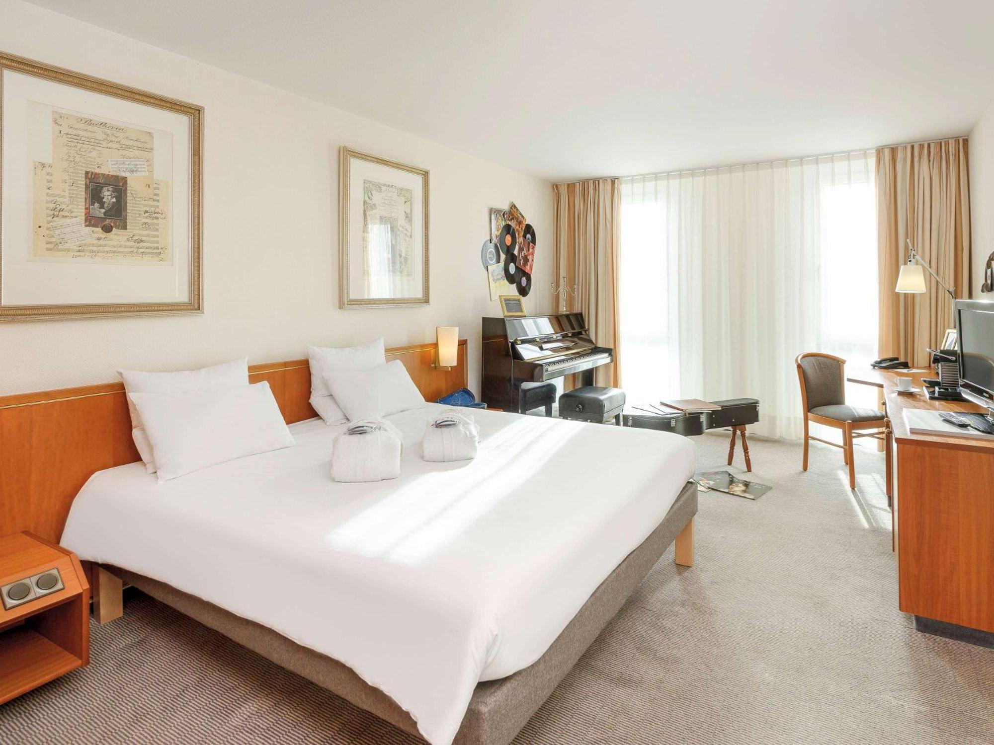 Novotel Freiburg Am Konzerthaus Esterno foto