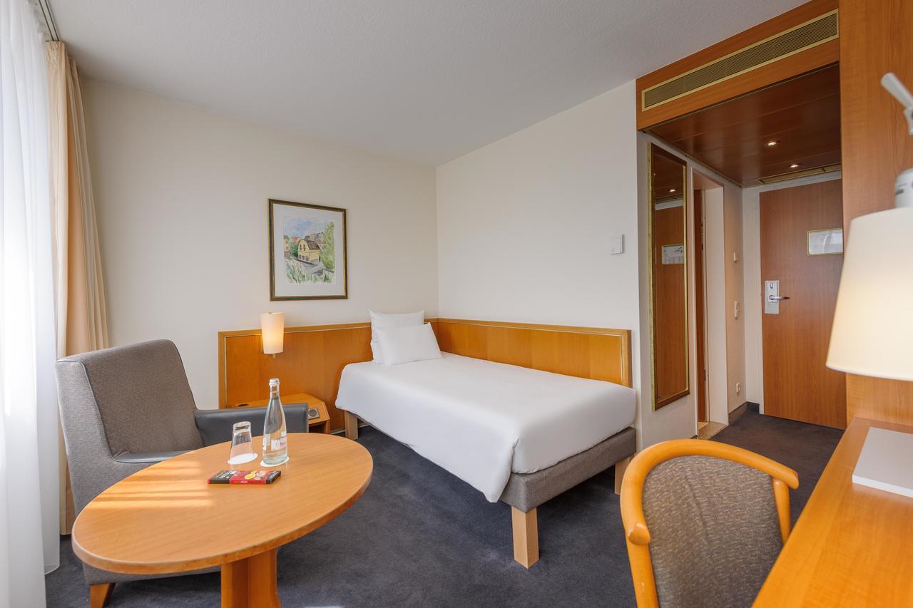 Novotel Freiburg Am Konzerthaus Esterno foto
